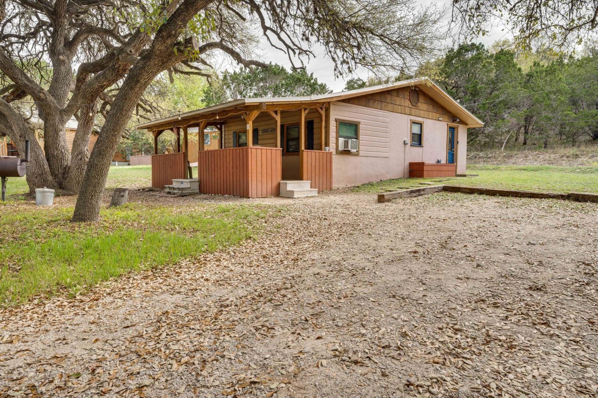 Cabana Luna Cabin With Deck, Swing And Fire Pit! Villa Rio Frio Exterior photo