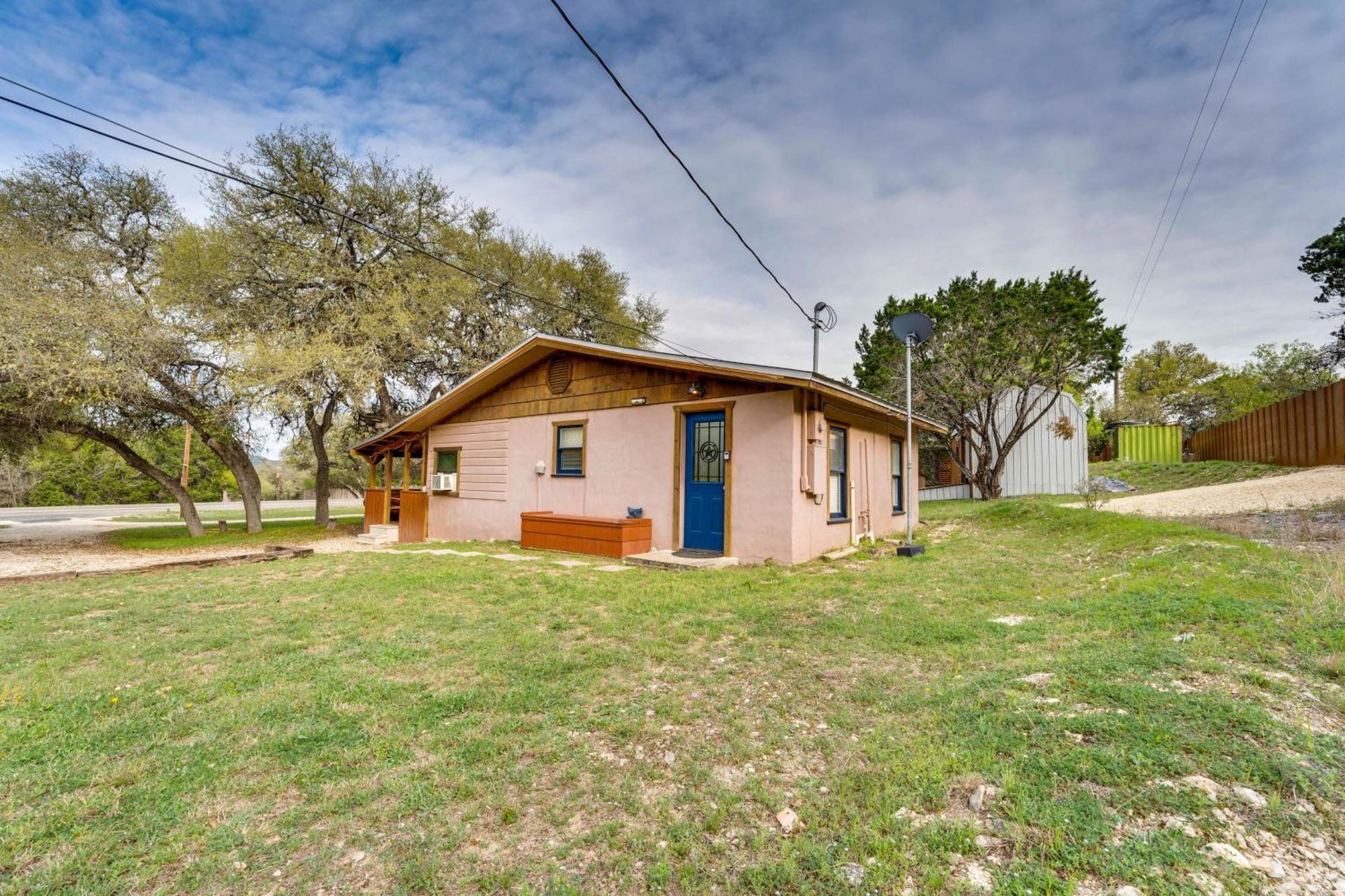 Cabana Luna Cabin With Deck, Swing And Fire Pit! Villa Rio Frio Exterior photo