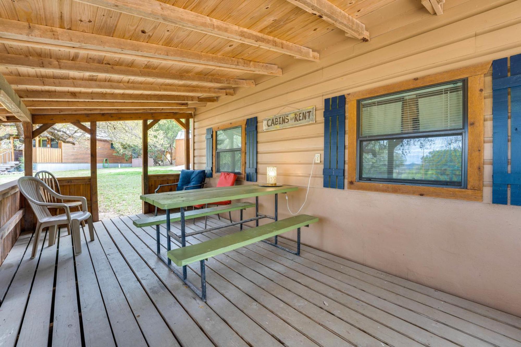 Cabana Luna Cabin With Deck, Swing And Fire Pit! Villa Rio Frio Exterior photo