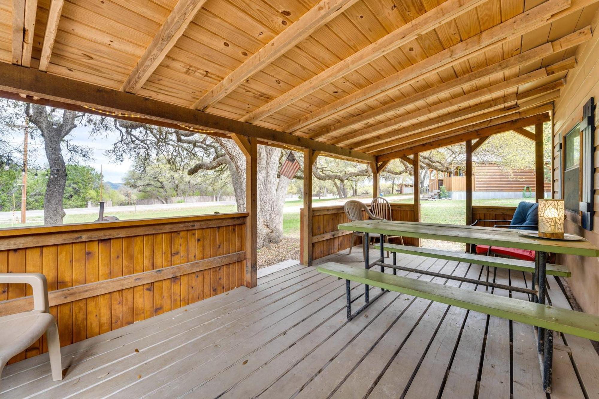 Cabana Luna Cabin With Deck, Swing And Fire Pit! Villa Rio Frio Exterior photo