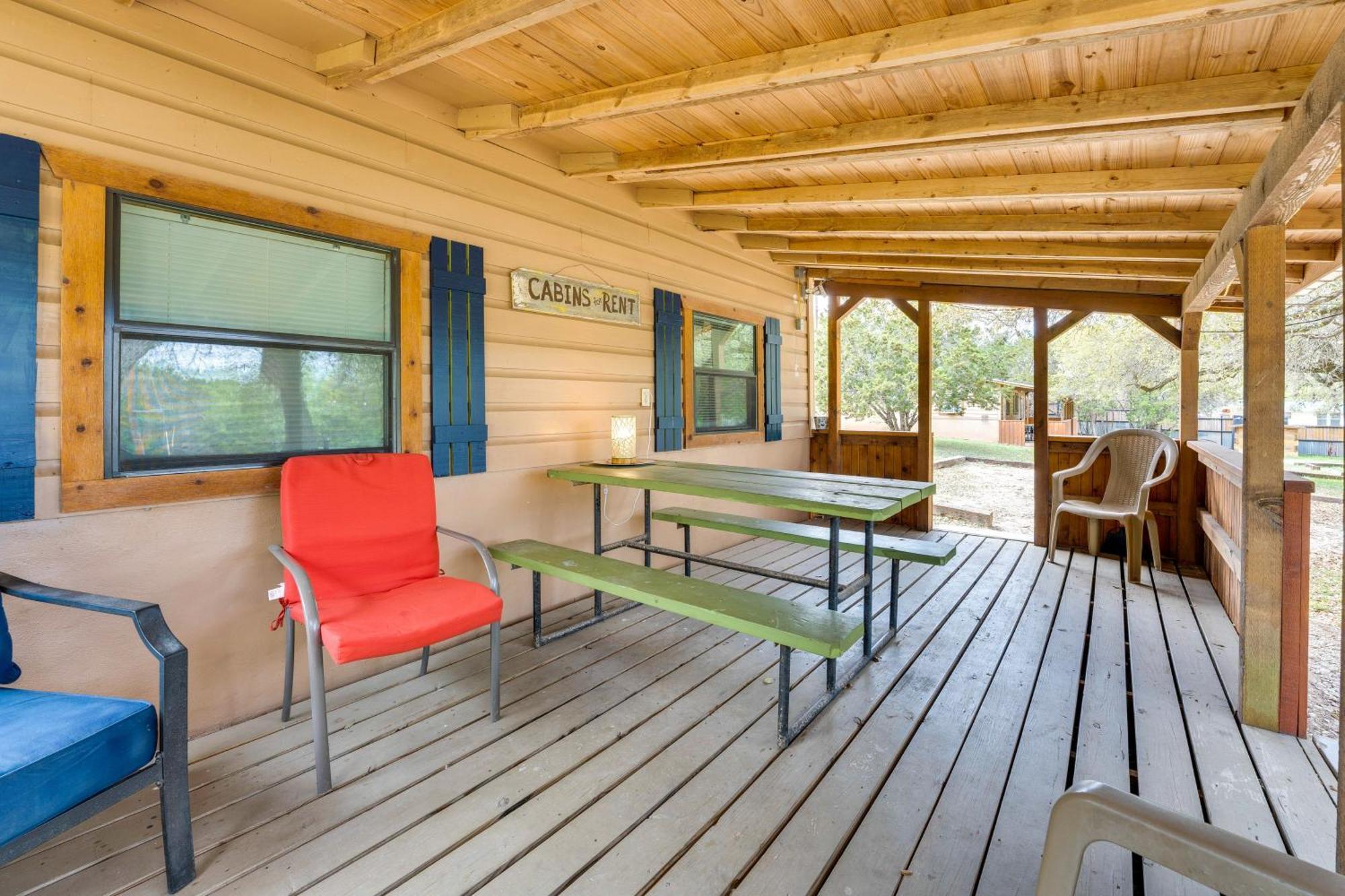 Cabana Luna Cabin With Deck, Swing And Fire Pit! Villa Rio Frio Exterior photo